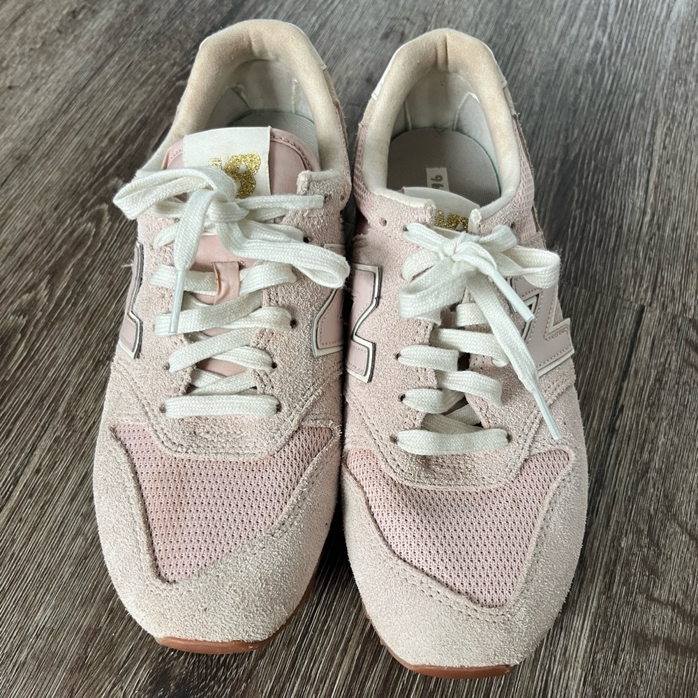 New Balance 996 Women’s Sneaker